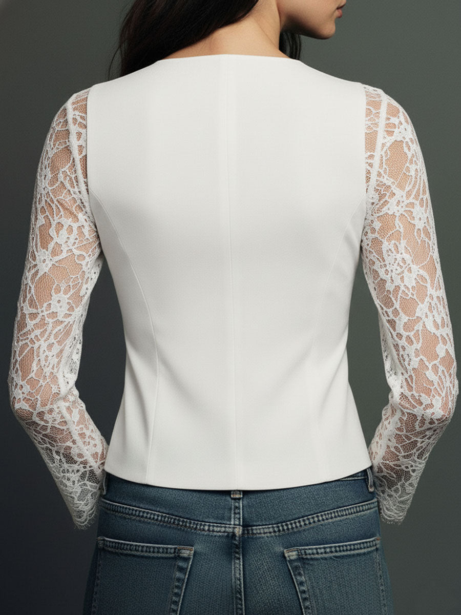 Ava | Elegant blouse with lace details