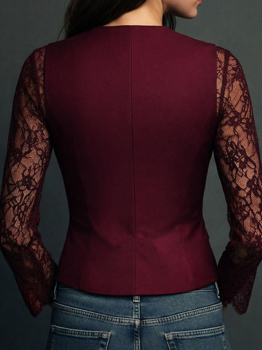 Ava | Elegant blouse with lace details