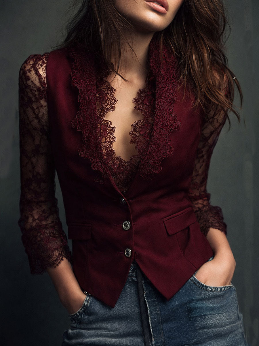 Ava | Elegant blouse with lace details