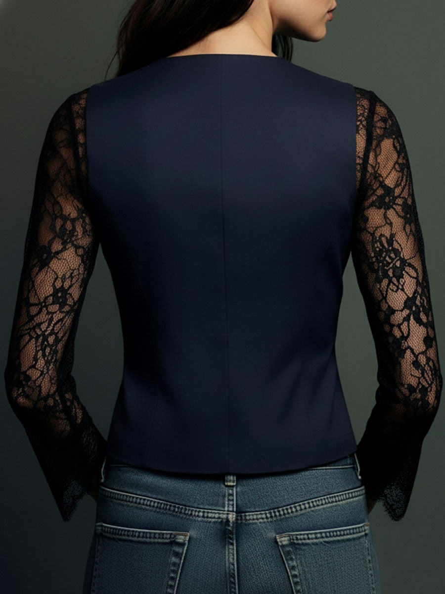 Ava | Elegant blouse with lace details