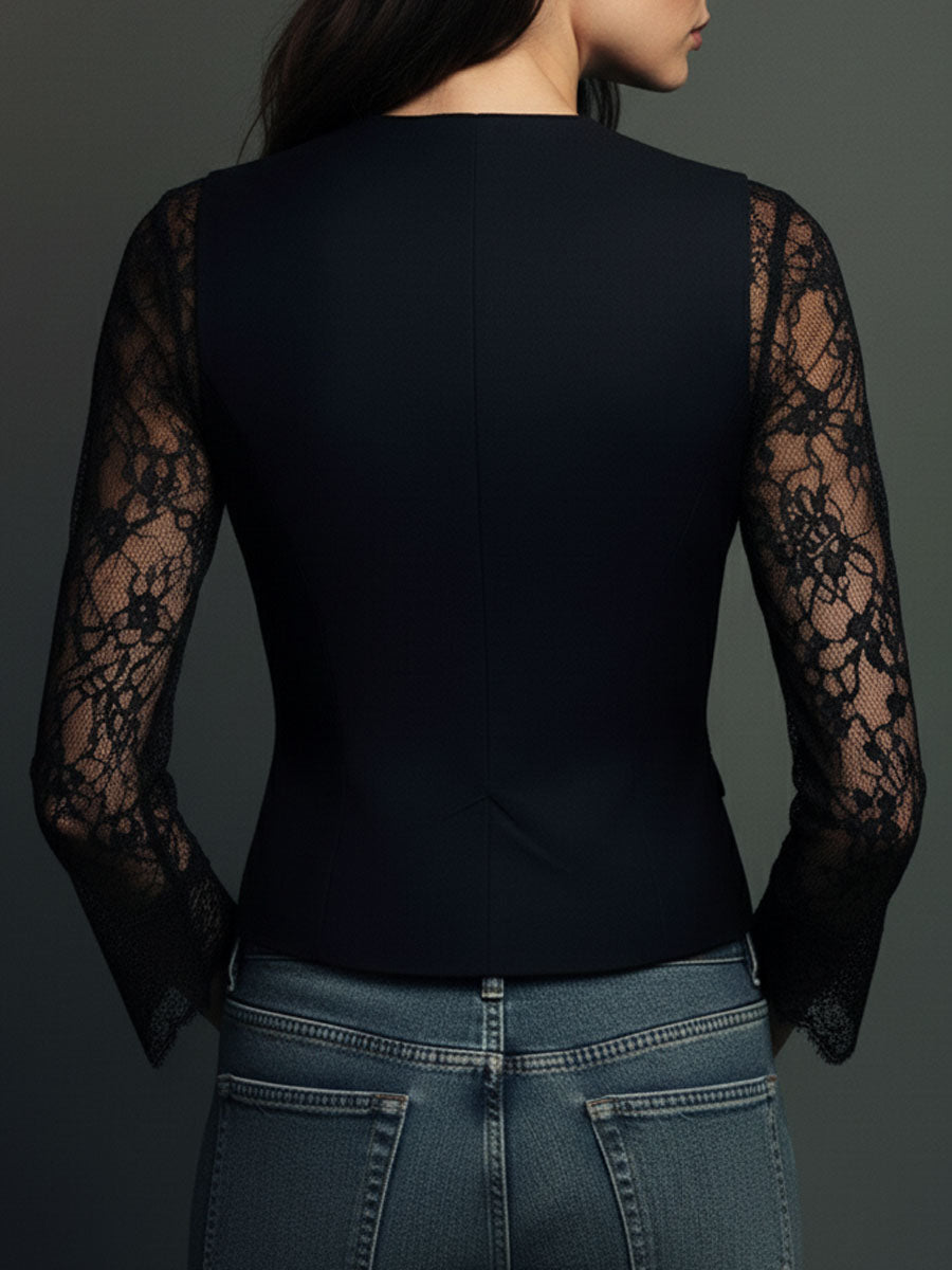 Ava | Elegant blouse with lace details