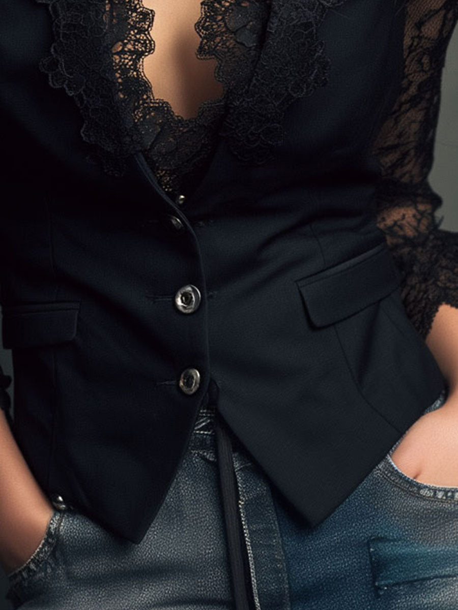 Ava | Elegant blouse with lace details